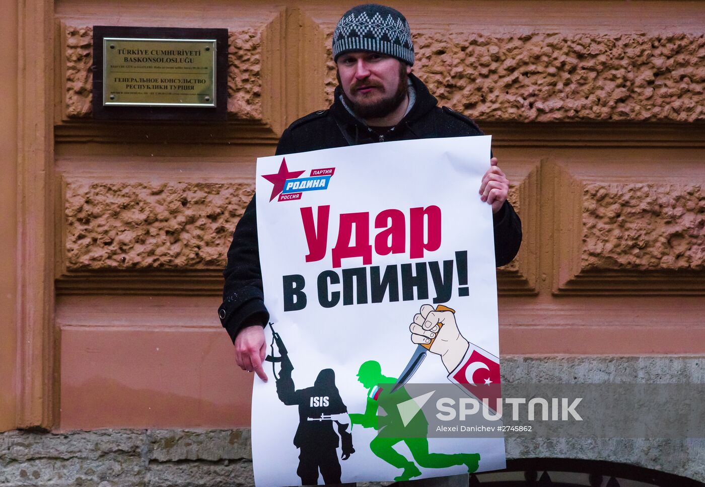 Protests in Russia against Turkish Air Forces' actions