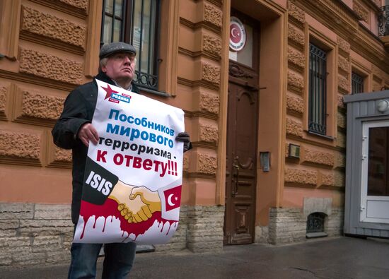 Protests in Russia against Turkish Air Forces' actions