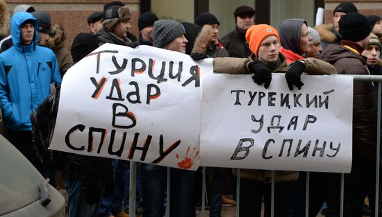 Protests in Moscow against Turkish Air Forces' actions