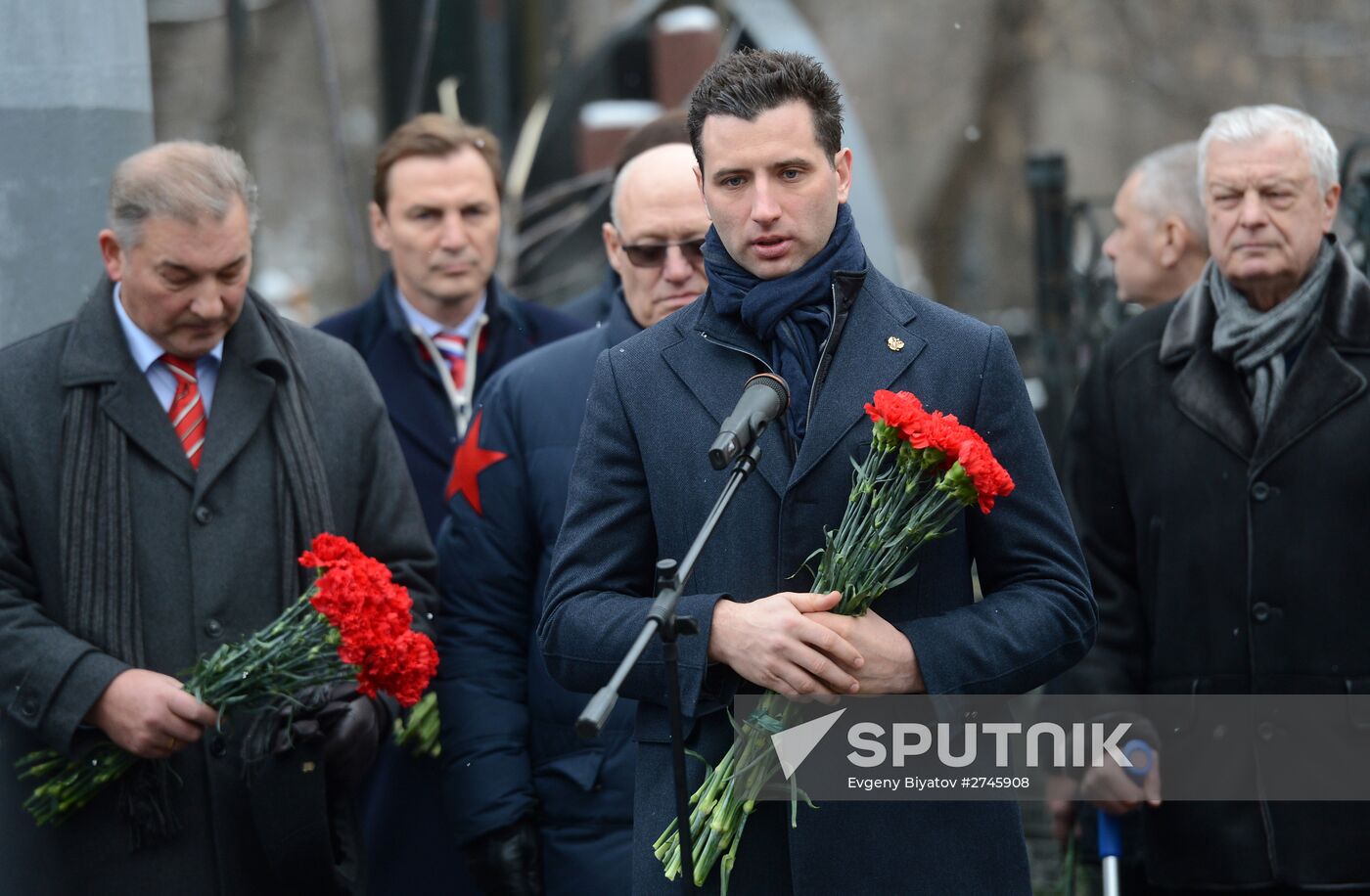 Unveiling memorial for outstanding ice hockey coach Viktor Tikhonov