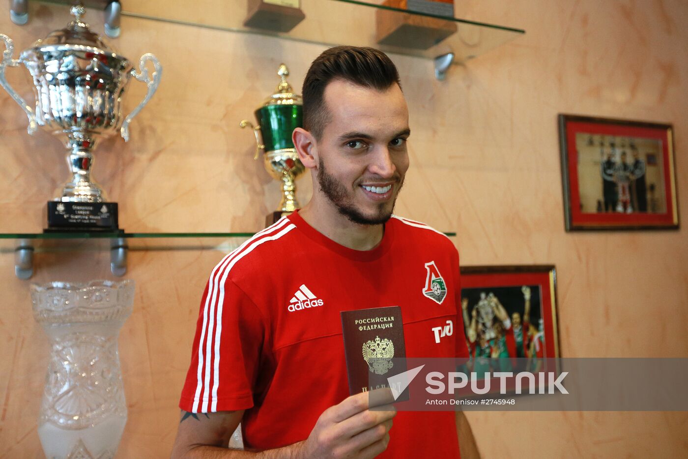 FC Lokomotiv goalie Guilherme issued Russian passport