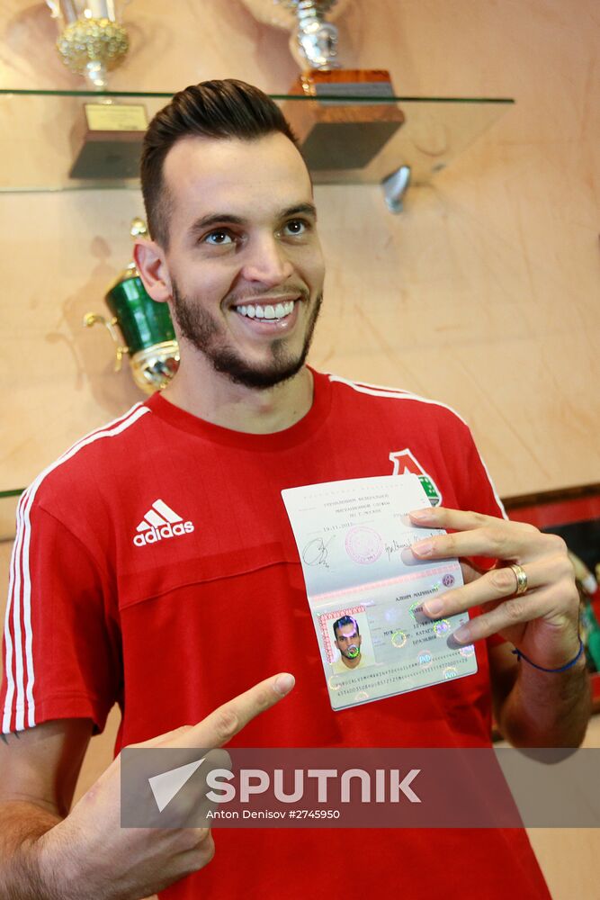 FC Lokomotiv goalie Guilherme issued Russian passport