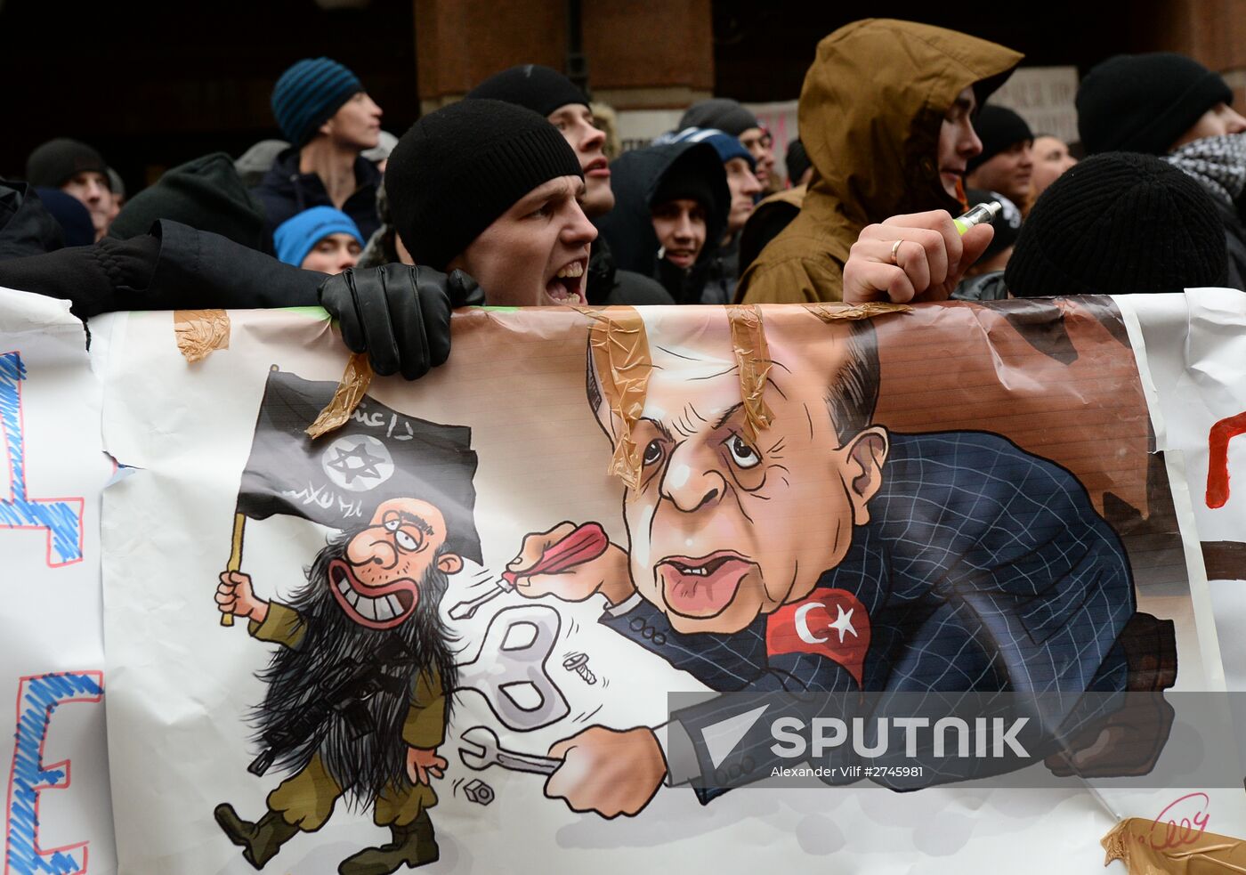 Muscovites protest against Turkish Air Forces' actions