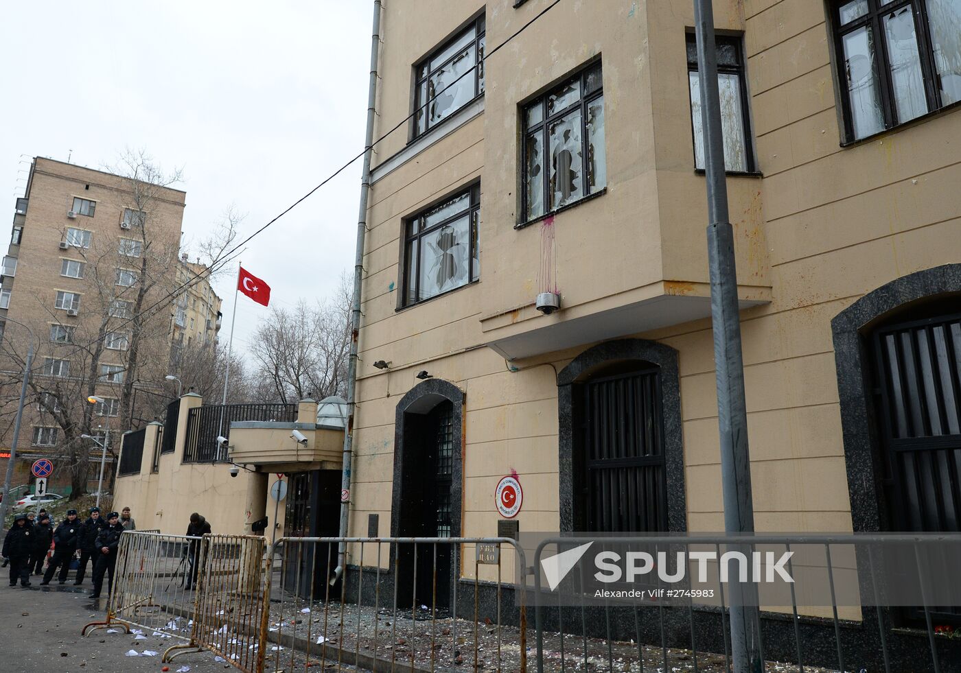 Muscovites protest against Turkish Air Forces' actions