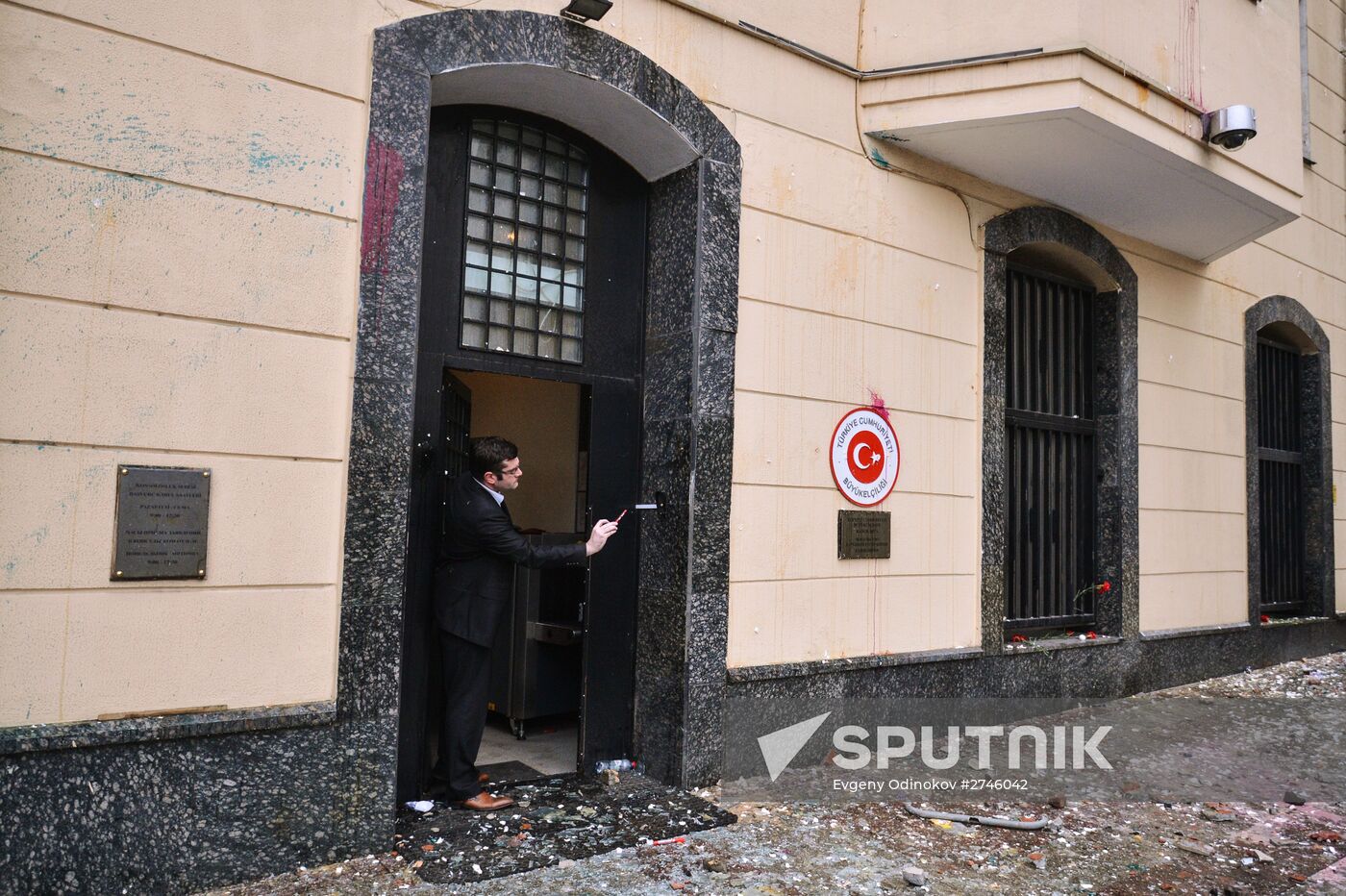 Muscovites protest against Turkish Air Forces' actions