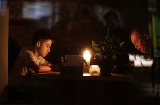 Power outage continues in Crimea