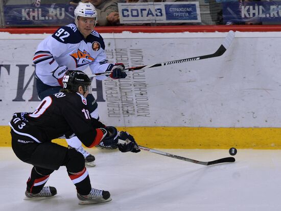 Kontinental Hockey League. Traktor vs. Metallurg Magnitogorsk