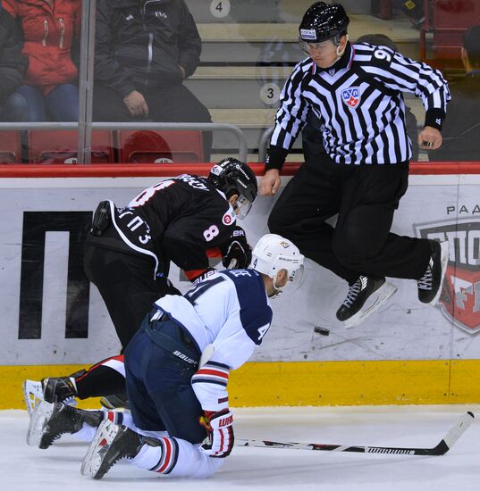 Kontinental Hockey League. Traktor vs. Metallurg Magnitogorsk
