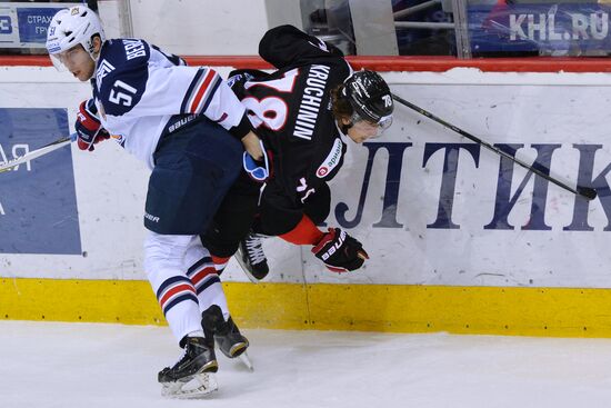Kontinental Hockey League. Traktor vs. Metallurg Magnitogorsk