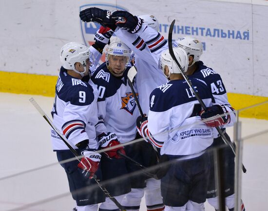 Kontinental Hockey League. Traktor vs. Metallurg Magnitogorsk