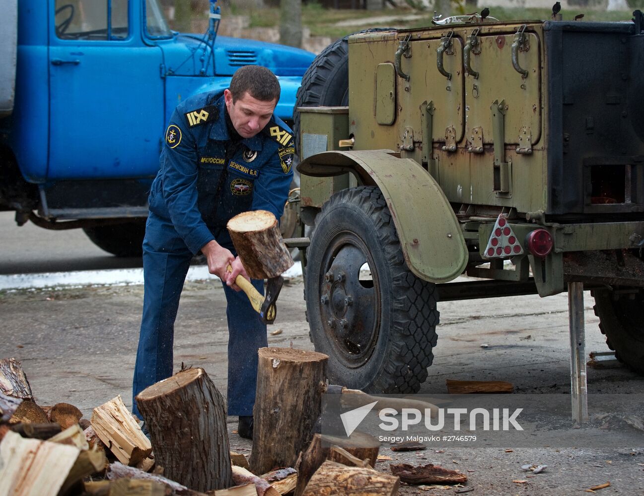 Russian Emergencies Ministry sets up field kitchens in Shchyolkovo, northeastern Crimea