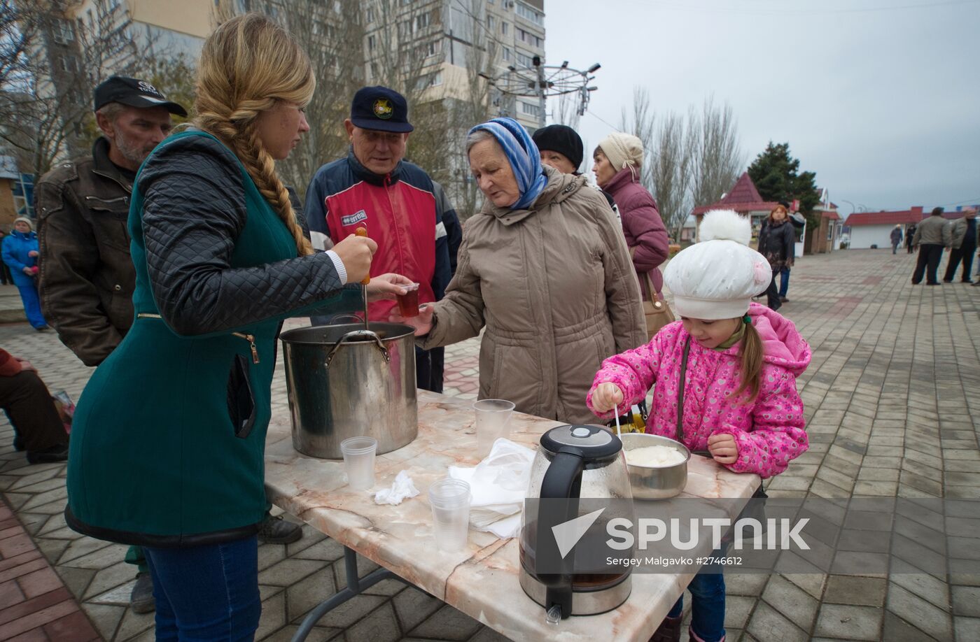 EMERCOM field-kitchens and tents set up in Shchyolkino in the north-east of Crimea