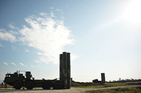 Russia deploys S-400 air defence missile system in Syria