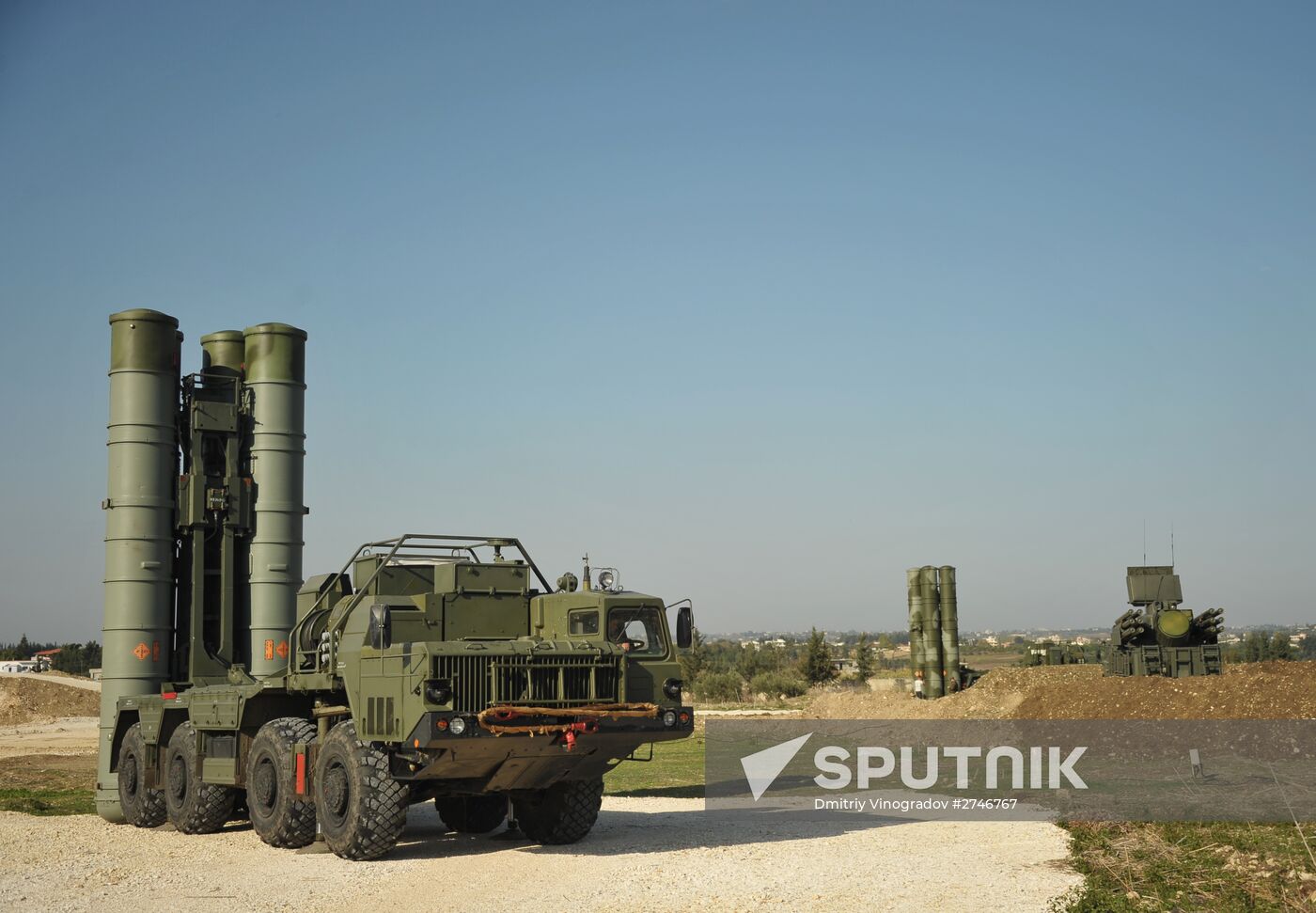 Russia deploys S-400 air defence missile system in Syria