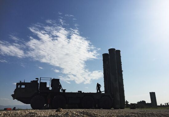 Russia deploys S-400 air defence missile system in Syria