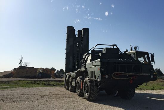 Russia deploys S-400 air defence missile system in Syria