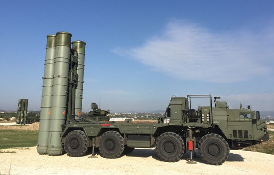 Russia deploys S-400 air defence missile system in Syria