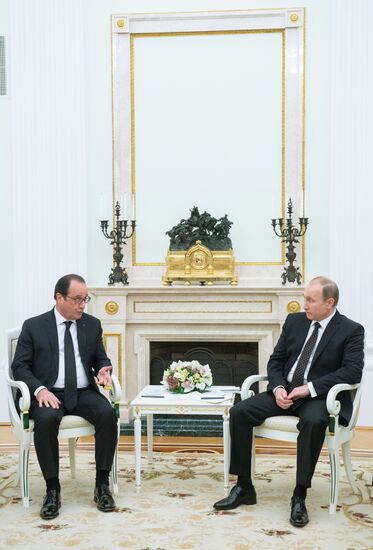 President Putin meets with French President François Hollande