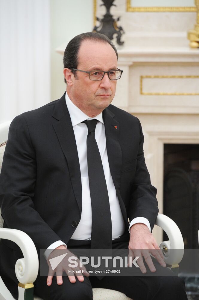 President Putin meets with French President François Hollande