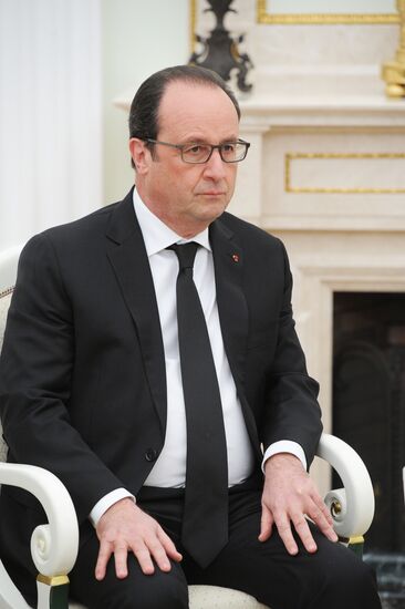 President Putin meets with French President François Hollande