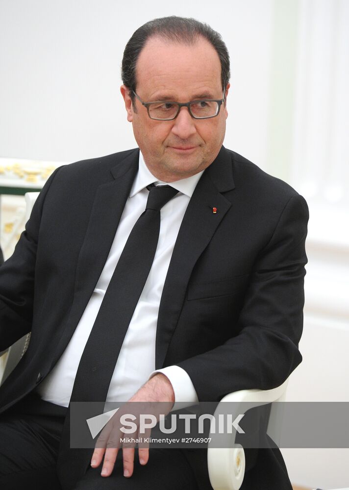 President Putin meets with French President François Hollande