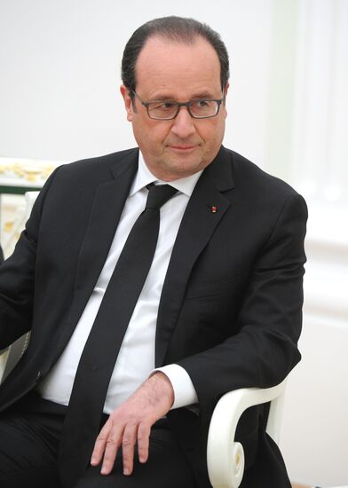 President Putin meets with French President François Hollande