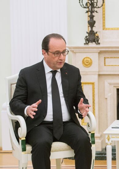 President Putin meets with French President François Hollande