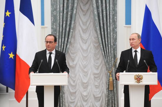 President Putin meets with French President François Hollande