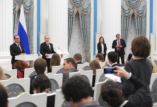 President Putin meets with French President François Hollande