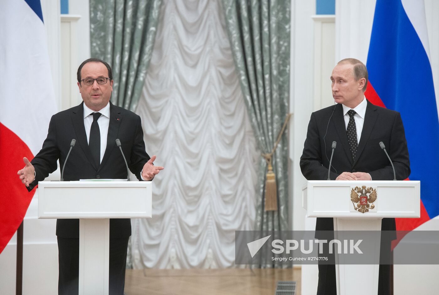 President Putin meets with French President François Hollande