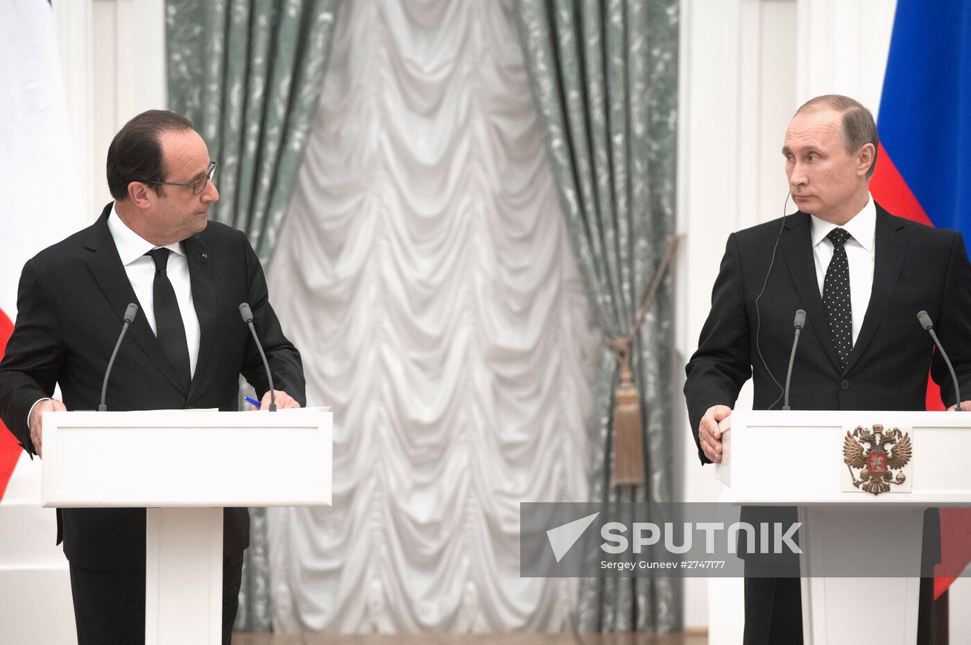 President Putin meets with French President François Hollande