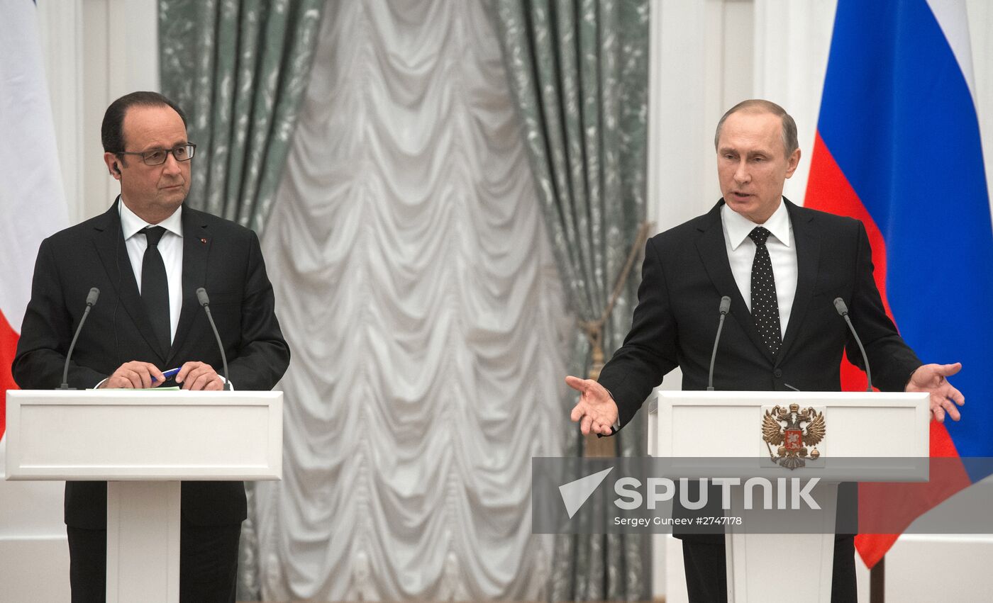President Putin meets with French President François Hollande