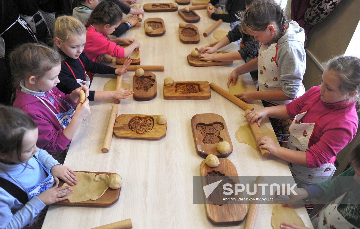 Tula honey-cake production at Honey Traditions factory