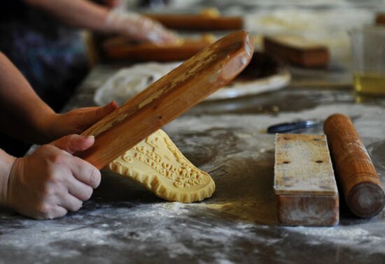 Tula honey-cake production at Honey Traditions factory