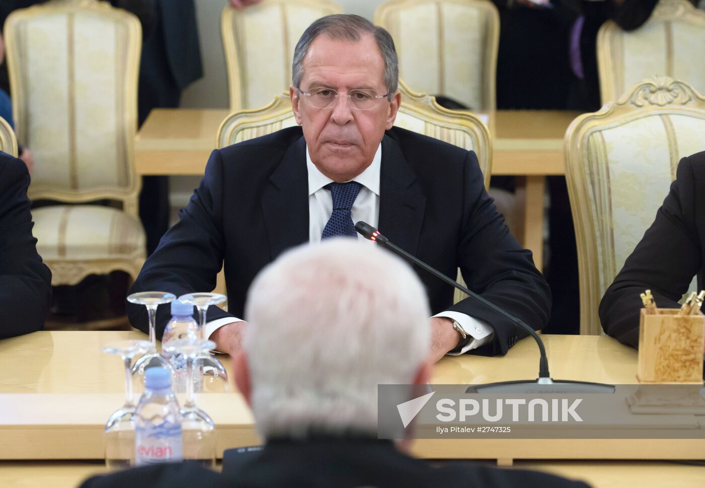 Foreign Minister Sergei Lavrov meets with Syrian counterpart, Walid al-Muallem