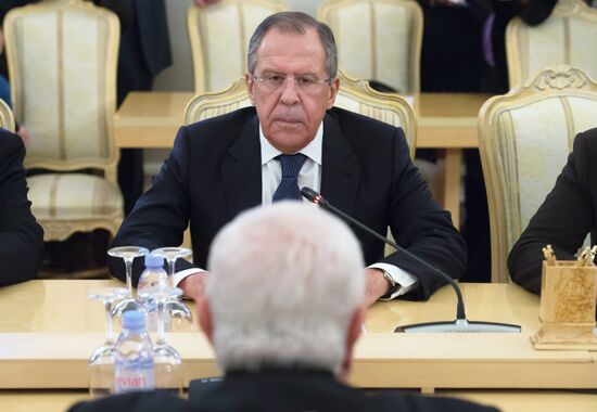 Foreign Minister Sergei Lavrov meets with Syrian counterpart, Walid al-Muallem