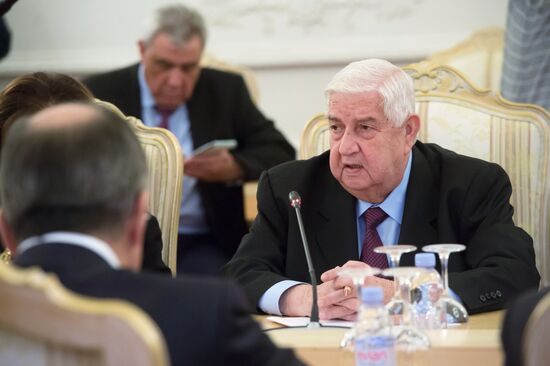 Foreign Minister Sergei Lavrov meets with Syrian counterpart, Walid al-Muallem