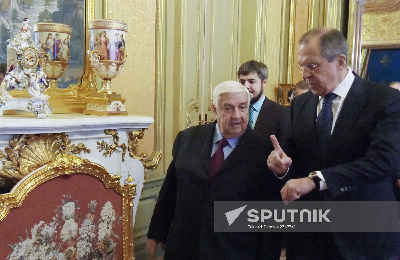 Foreign Minister Sergei Lavrov meets with Syrian counterpart, Walid al-Muallem