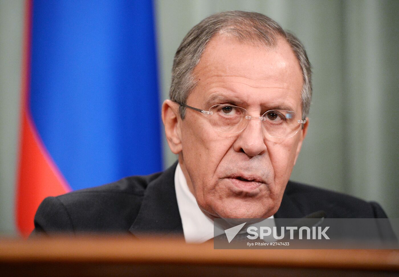 Foreign Minister Sergei Lavrov meets with Syrian counterpart, Walid al-Muallem