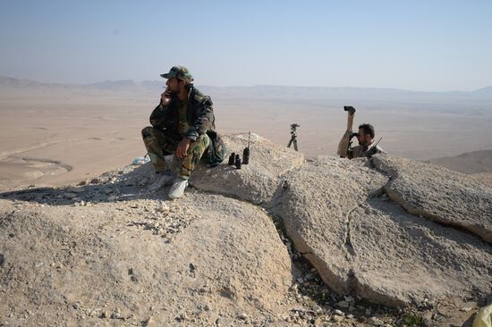 Forward positions of Syrian Armed Forces fighters near Palmyra