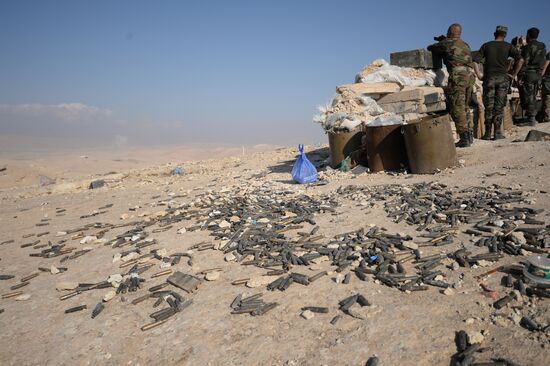 Forward positions of Syrian Armed Forces fighters near Palmyra
