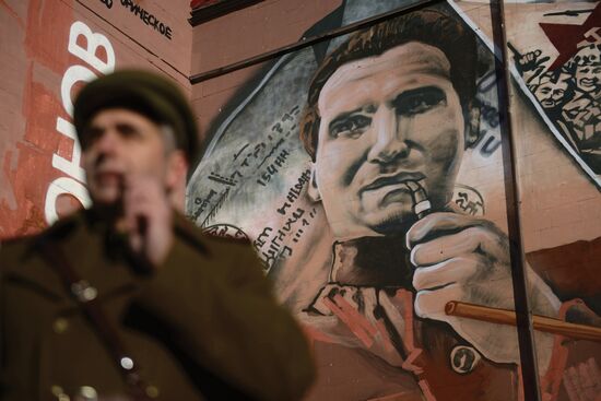 Konstantin Simonov's graffiti portrait unveiled in Moscow