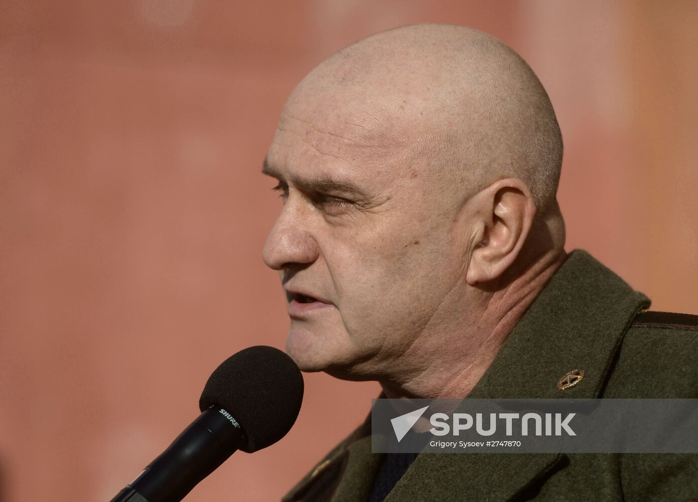 Konstantin Simonov's graffiti portrait unveiled in Moscow