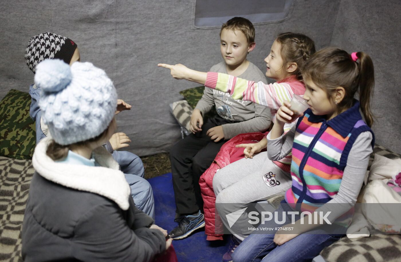 Russian Emergencies Ministry deploys tent comfort stations in Simferopol