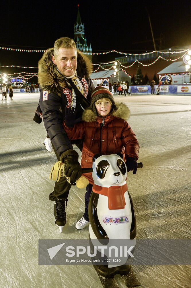 GUM Skating Rink and GUM Fair open at Red Square