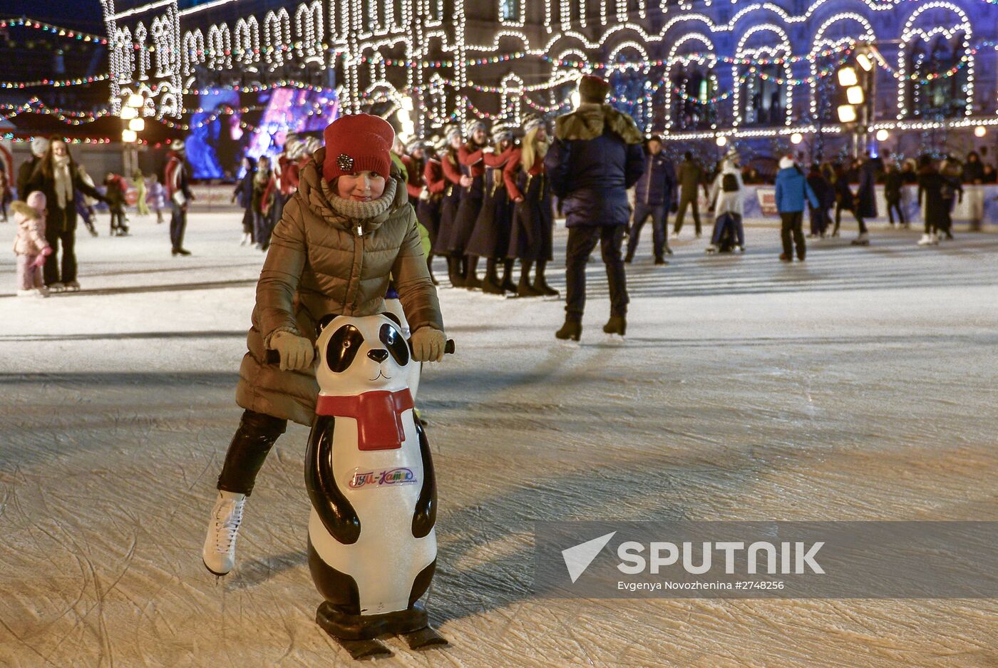 GUM Skating Rink and GUM Fair open at Red Square