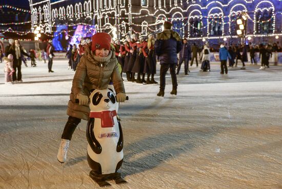 GUM Skating Rink and GUM Fair open at Red Square