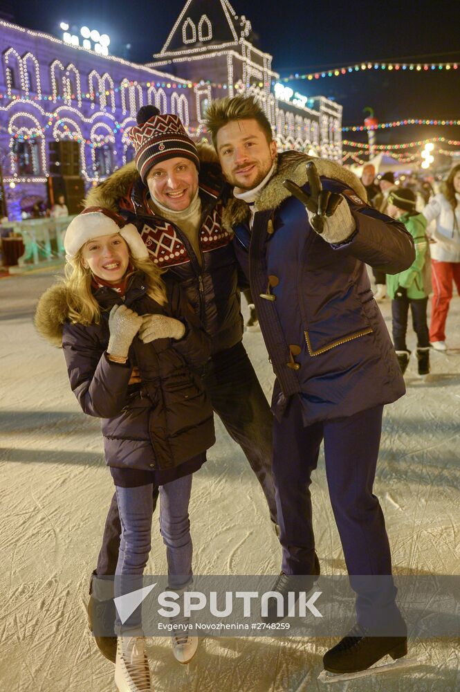 GUM Skating Rink and GUM Fair open at Red Square