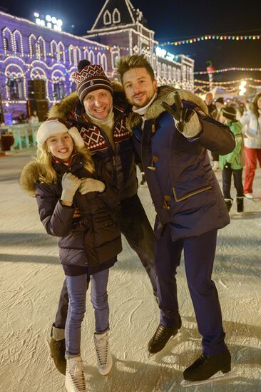 GUM Skating Rink and GUM Fair open at Red Square