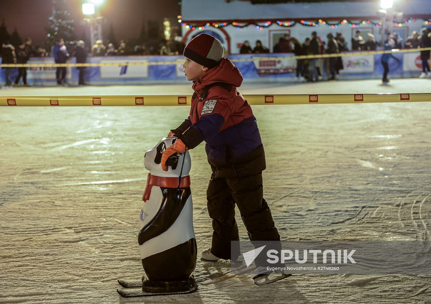 GUM Skating Rink and GUM Fair open at Red Square
